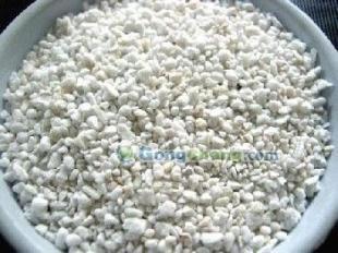 專業(yè)供應珍珠巖產(chǎn)品 大量批發(fā)膨脹珍珠巖與珍珠巖保溫磚，助力建筑建材行業(yè)